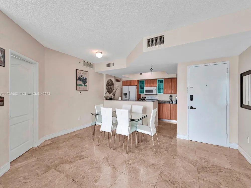 17555 Atlantic Blvd #806 Sunny Isles Beach, FL 33160