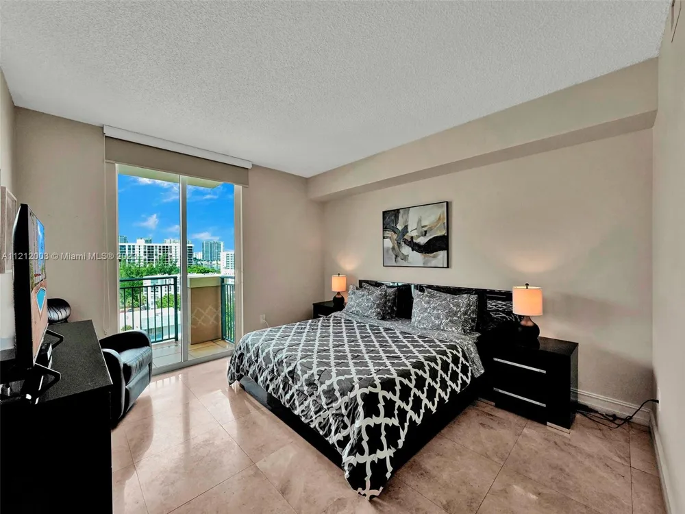 17555 Atlantic Blvd #806 Sunny Isles Beach, FL 33160