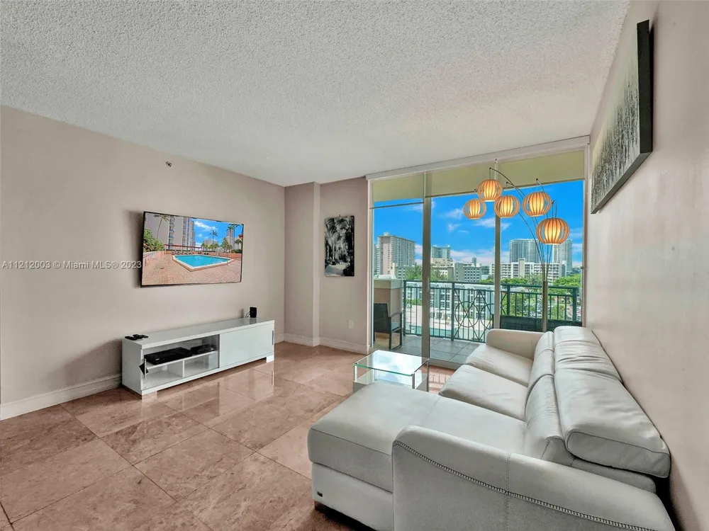 17555 Atlantic Blvd #806 Sunny Isles Beach, FL 33160
