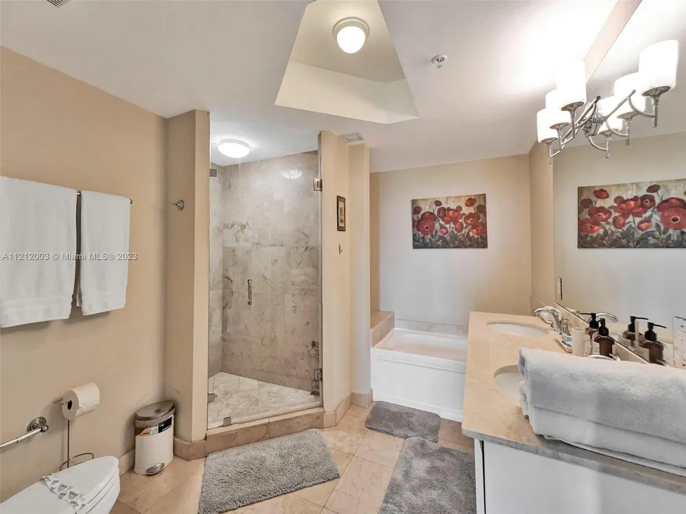 17555 Atlantic Blvd #806 Sunny Isles Beach, FL 33160