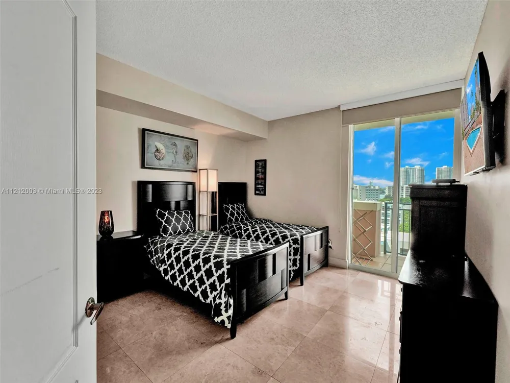 17555 Atlantic Blvd #806 Sunny Isles Beach, FL 33160