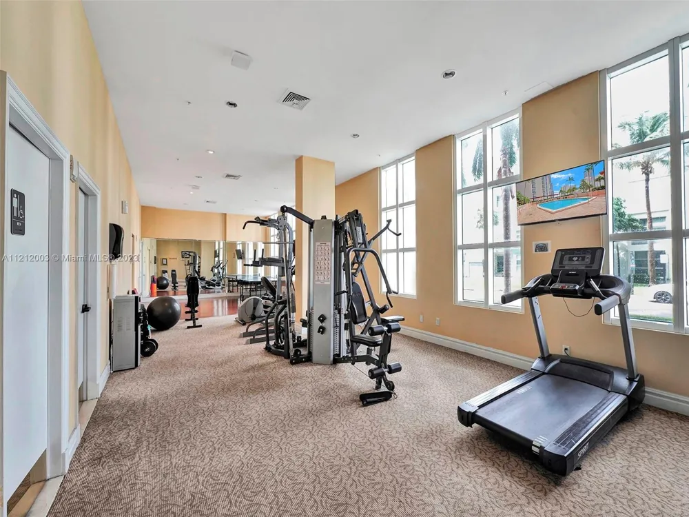 17555 Atlantic Blvd #806 Sunny Isles Beach, FL 33160
