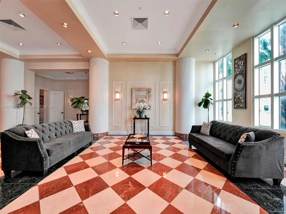 17555 Atlantic Blvd #806 Sunny Isles Beach, FL 33160
