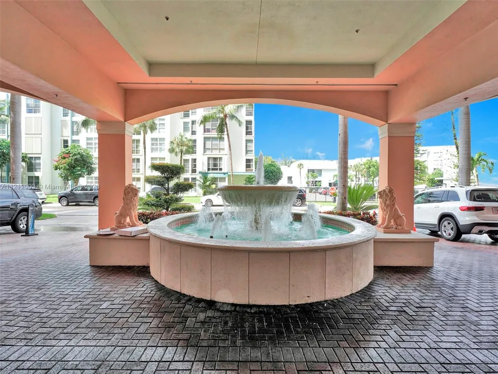 17555 Atlantic Blvd #806 Sunny Isles Beach, FL 33160