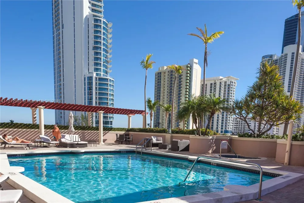 17555 Atlantic Blvd #806 Sunny Isles Beach, FL 33160
