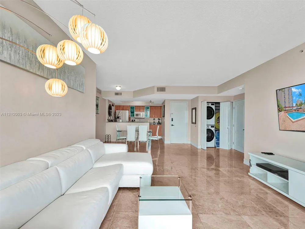 17555 Atlantic Blvd #806 Sunny Isles Beach, FL 33160
