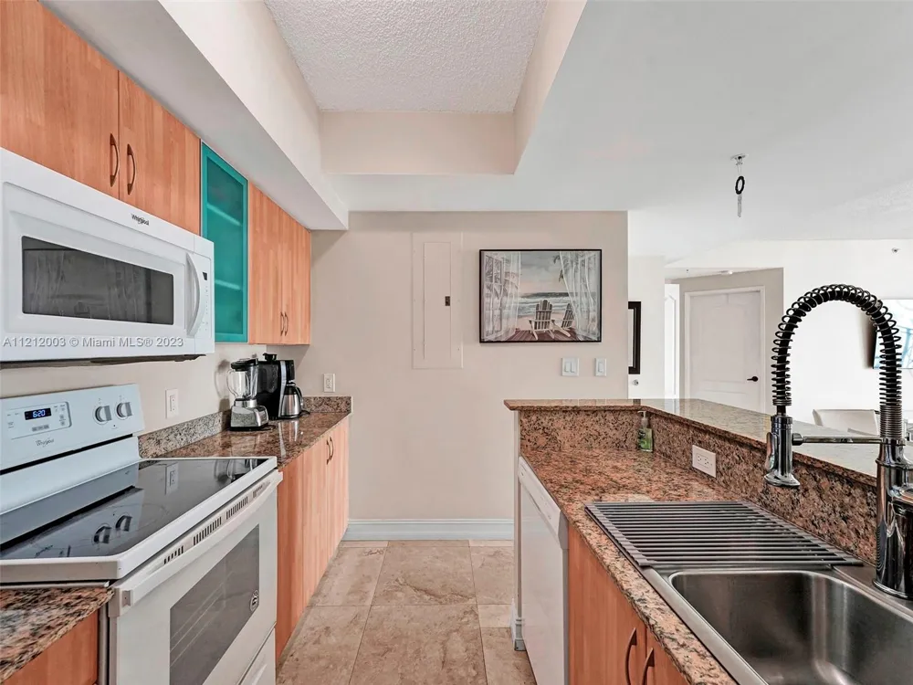17555 Atlantic Blvd #806 Sunny Isles Beach, FL 33160