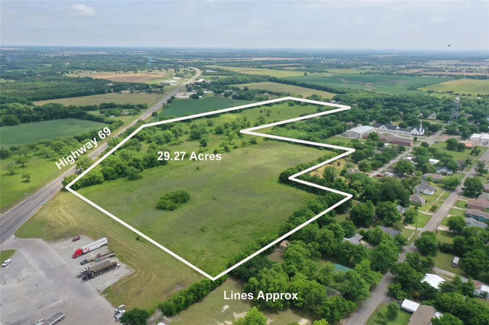 29 South Side Hwy 69 Trenton, TX 75490