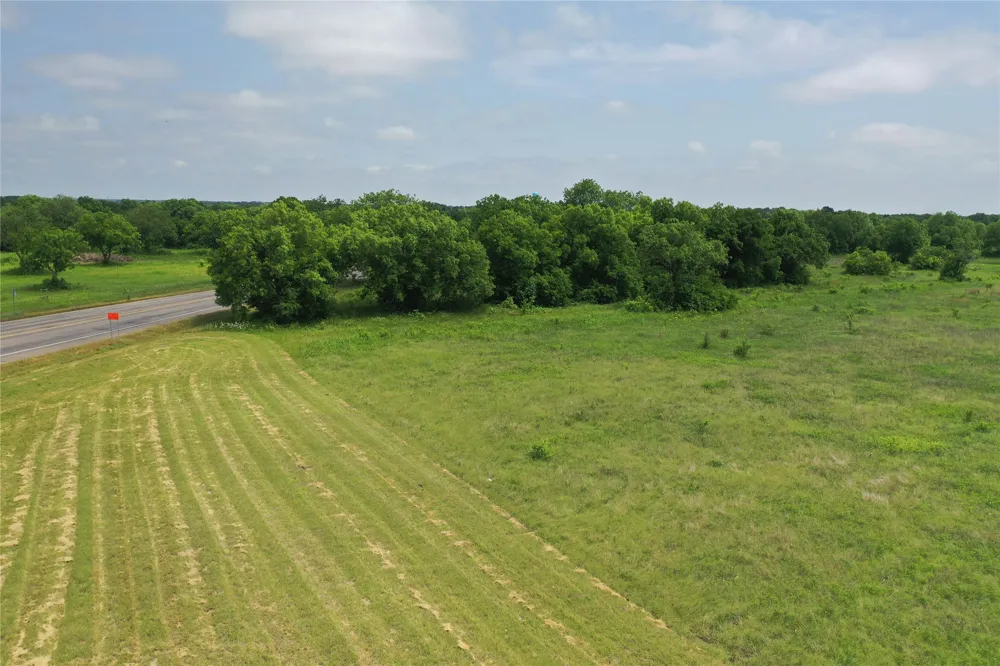 29 South Side Hwy 69 Trenton, TX 75490