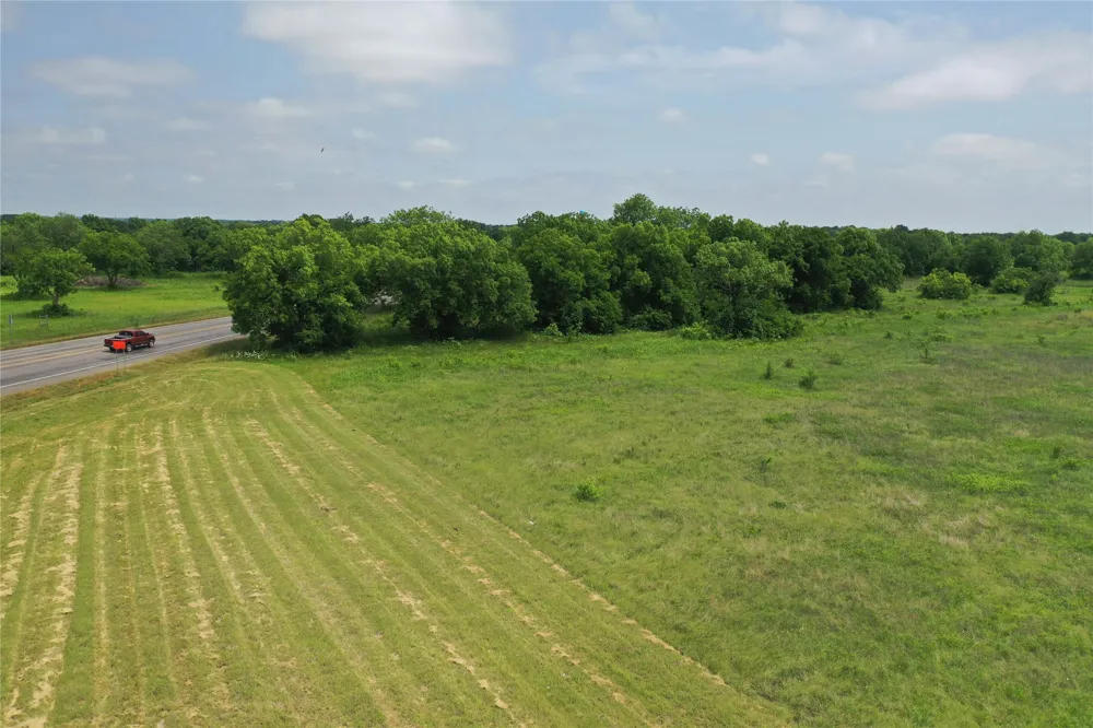 29 South Side Hwy 69 Trenton, TX 75490