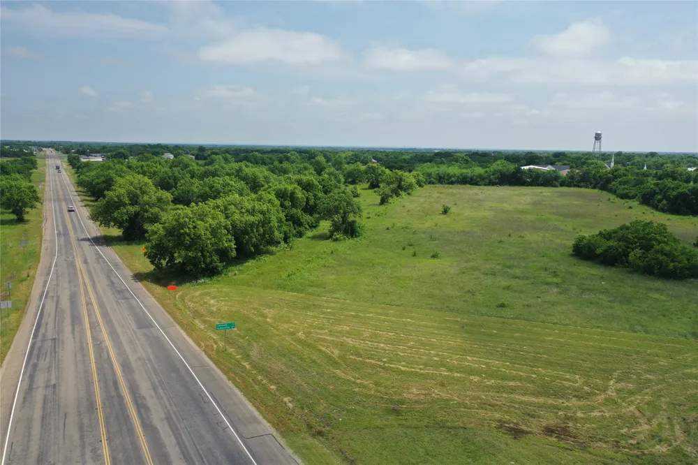 29 South Side Hwy 69 Trenton, TX 75490