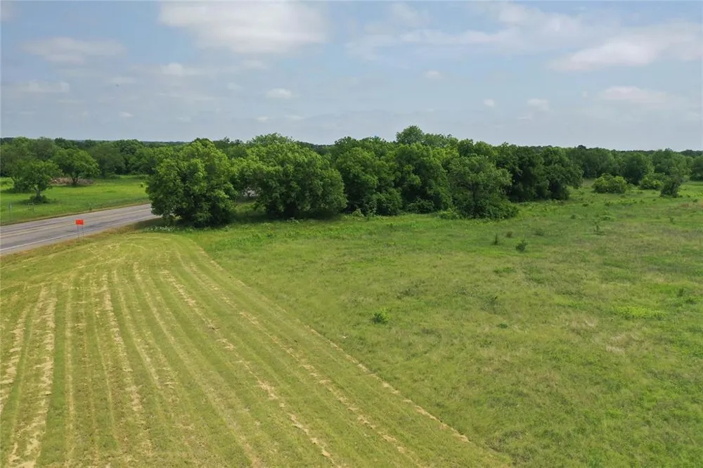29 South Side Hwy 69 Trenton, TX 75490