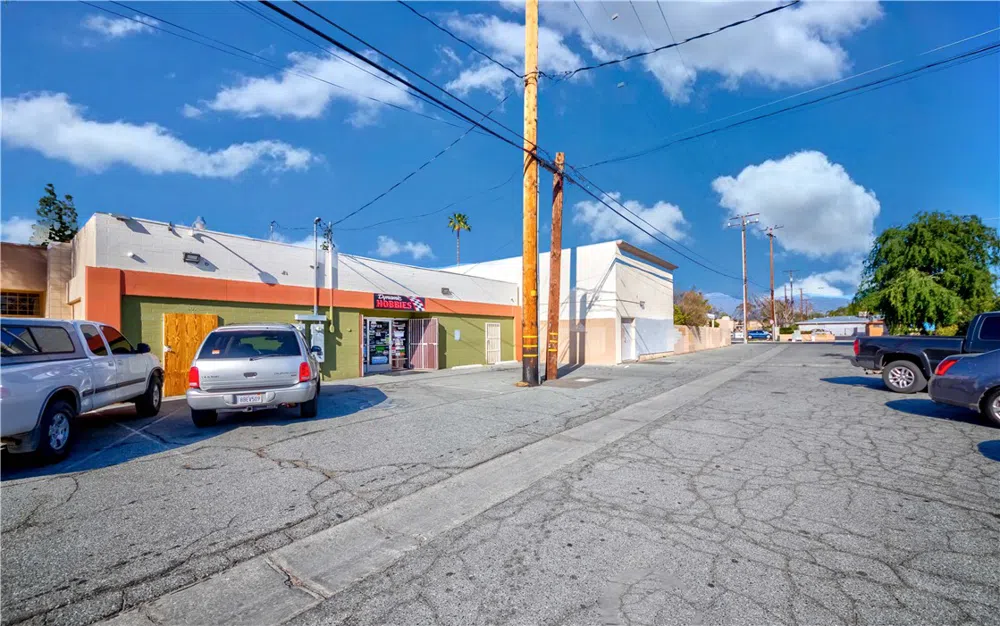 811 E Florida Avenue Hemet, CA 92543