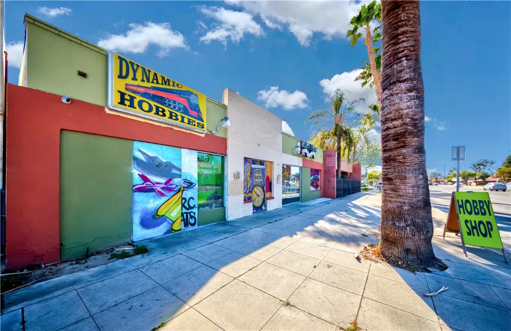 811 E Florida Avenue Hemet, CA 92543