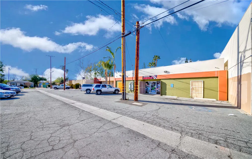 811 E Florida Avenue Hemet, CA 92543