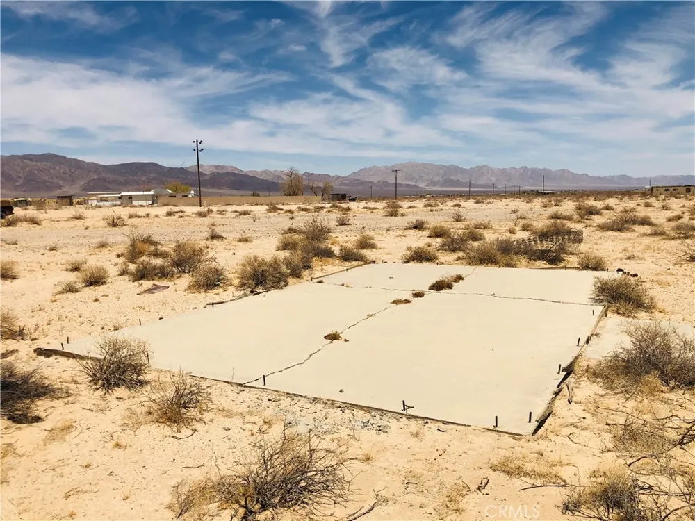5 Wilson Road 29 Palms, CA 92277