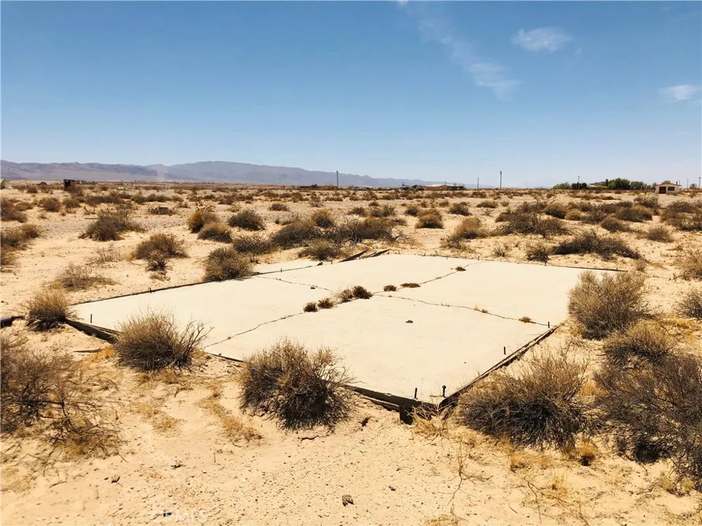 5 Wilson Road 29 Palms, CA 92277