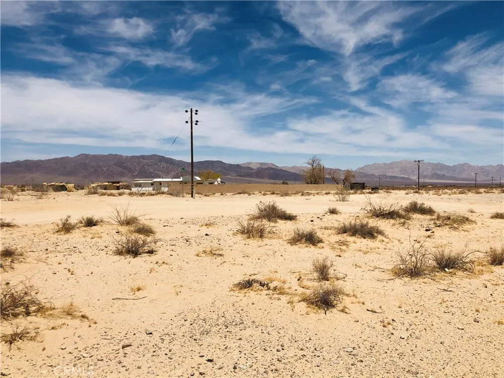 5 Wilson Road 29 Palms, CA 92277