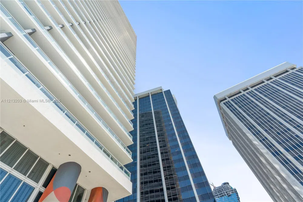 50 Biscayne Blvd #605 Miami, FL 33132