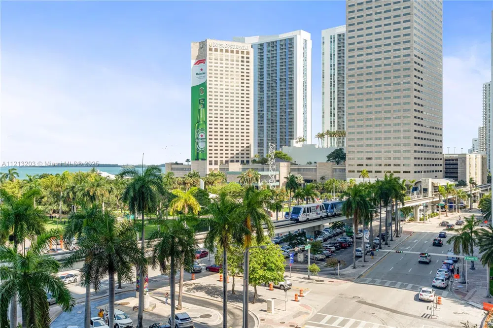 50 Biscayne Blvd #605 Miami, FL 33132