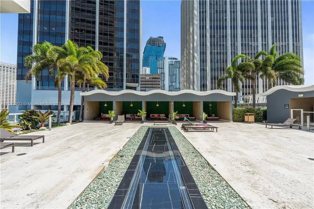 50 Biscayne Blvd #605 Miami, FL 33132