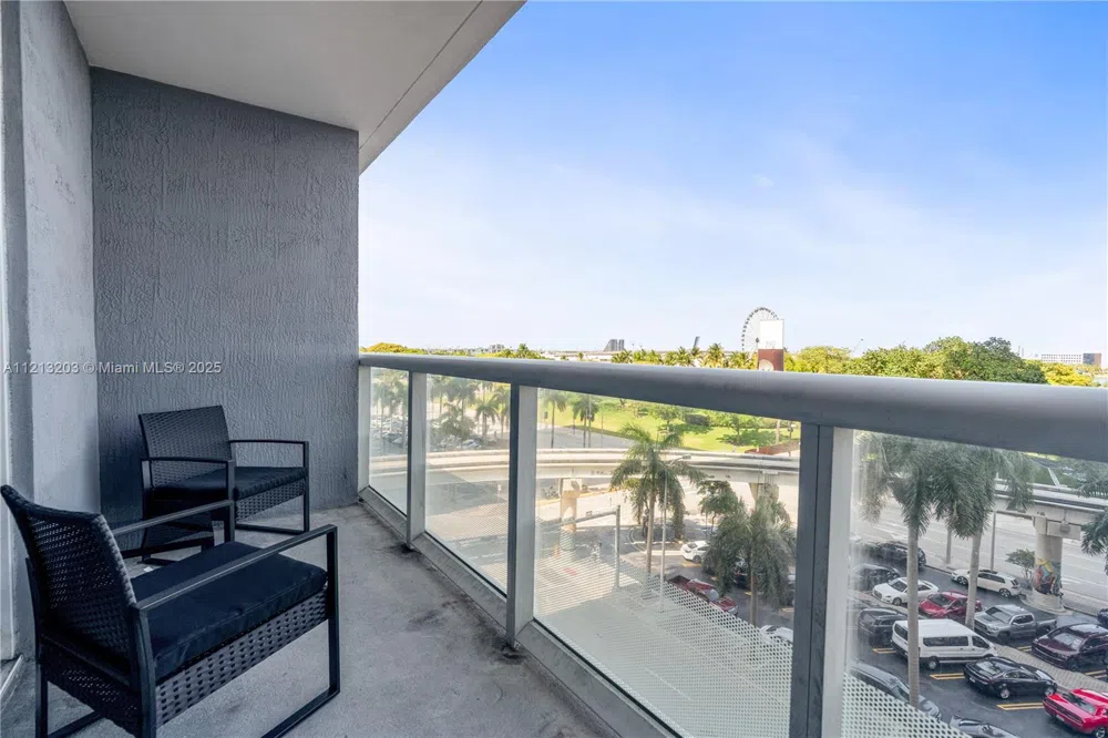 50 Biscayne Blvd #605 Miami, FL 33132