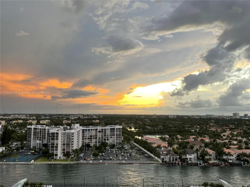2501 S Ocean Dr #PH28 (AVAILABLE OCT 1) Hollywood, FL 33019