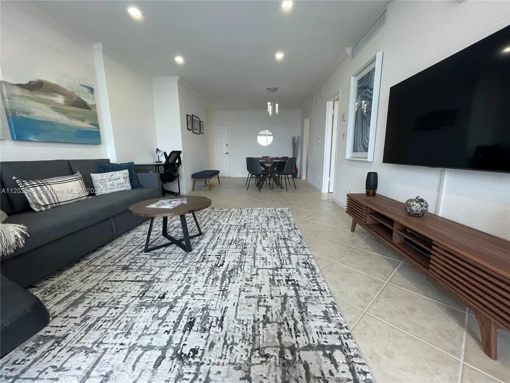 2501 S Ocean Dr #PH28 (AVAILABLE OCT 1) Hollywood, FL 33019