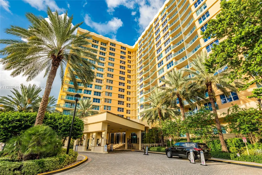 2501 S Ocean Dr #PH28 (AVAILABLE OCT 1) Hollywood, FL 33019
