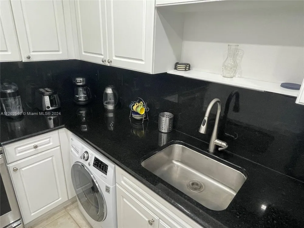2501 S Ocean Dr #PH28 (AVAILABLE OCT 1) Hollywood, FL 33019