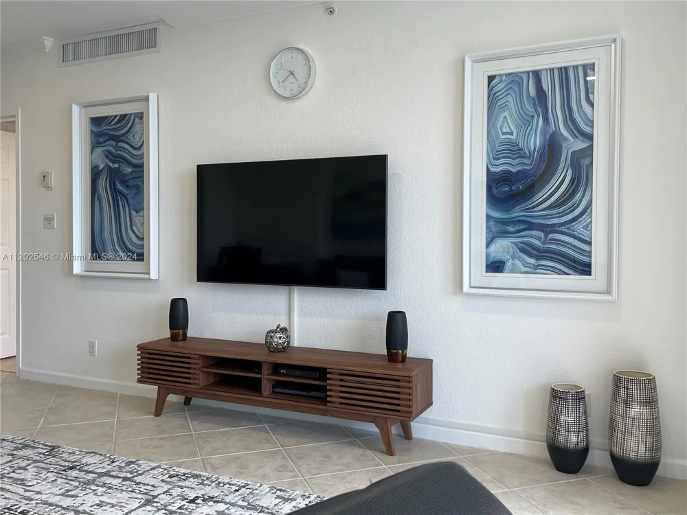 2501 S Ocean Dr #PH28 (AVAILABLE OCT 1) Hollywood, FL 33019