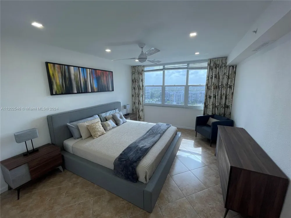 2501 S Ocean Dr #PH28 (AVAILABLE OCT 1) Hollywood, FL 33019