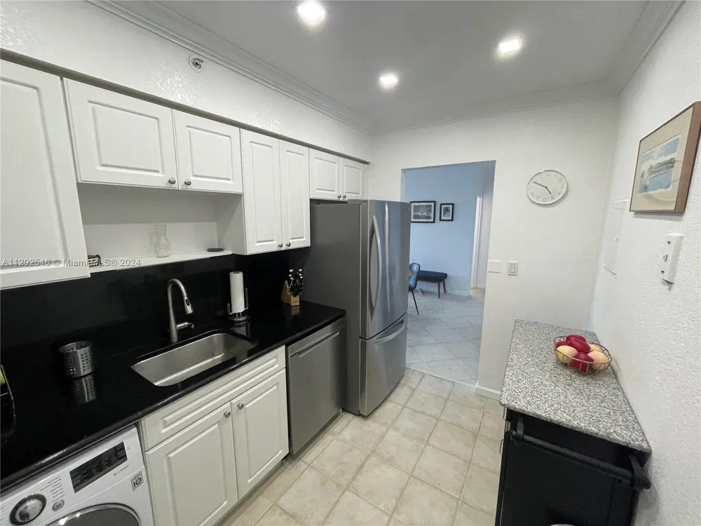2501 S Ocean Dr #PH28 (AVAILABLE OCT 1) Hollywood, FL 33019