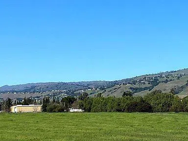 905 E San Martin Avenue