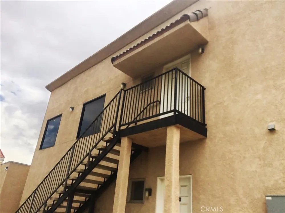 18270 Siskiyou Road #2 Apple Valley, CA 92307