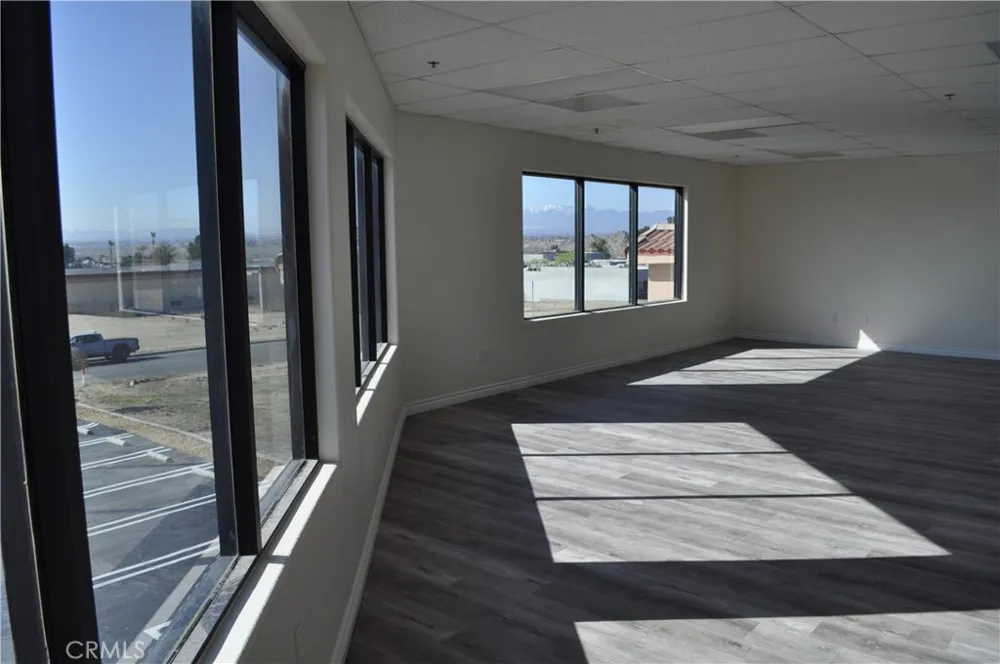 18270 Siskiyou Road #2 Apple Valley, CA 92307