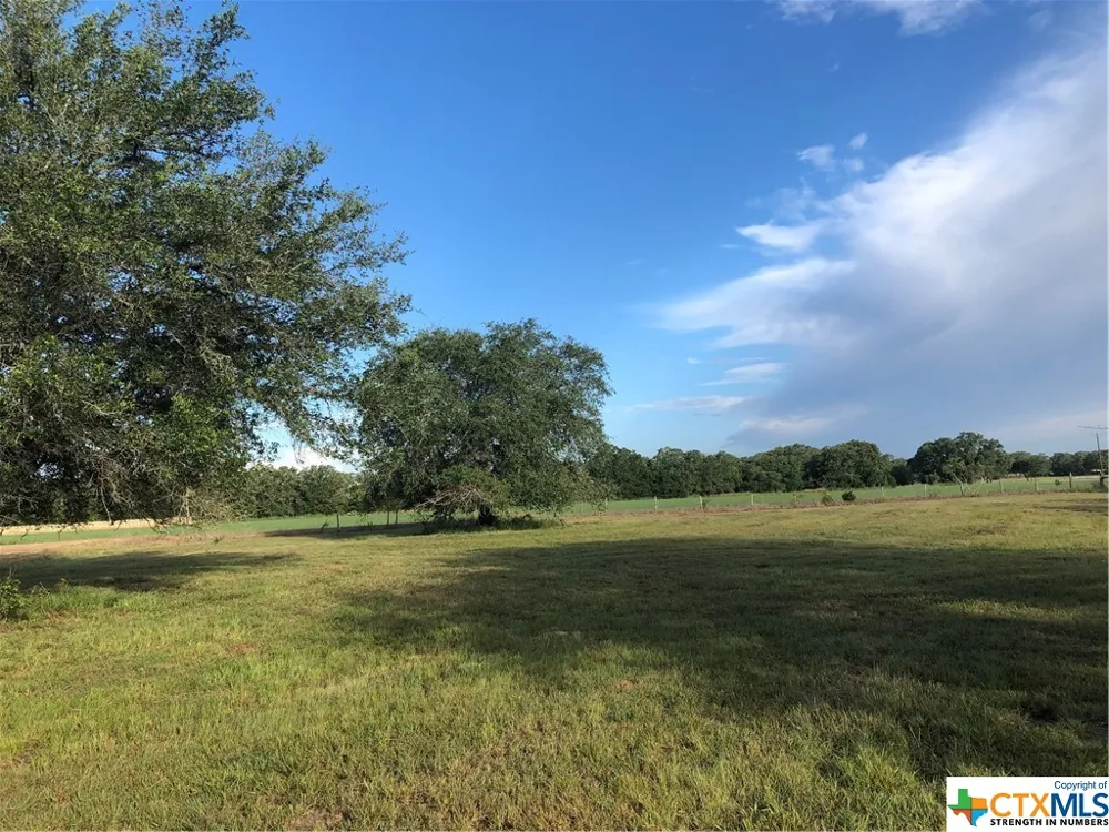 1 PVT 1672 Hallettsville, TX 77964