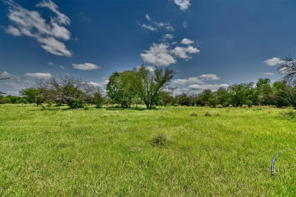 1721 Columbus Road Sealy, TX 77474
