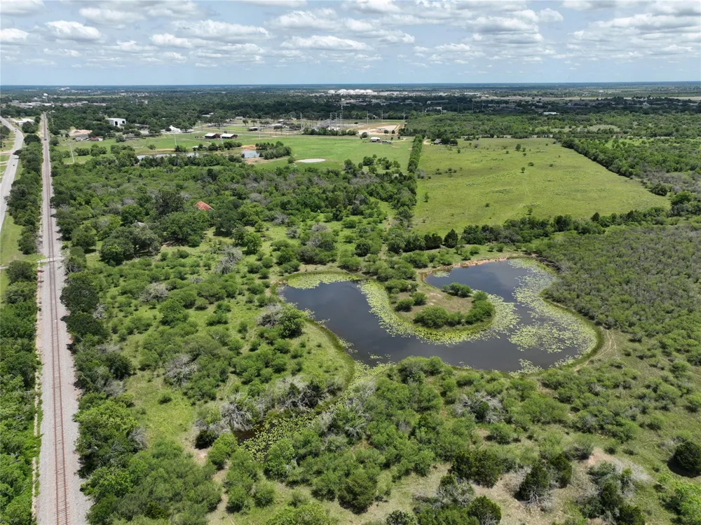 1721 Columbus Road Sealy, TX 77474