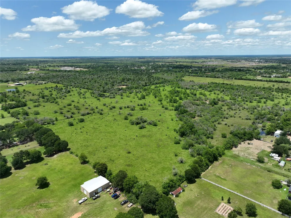 1721 Columbus Road Sealy, TX 77474