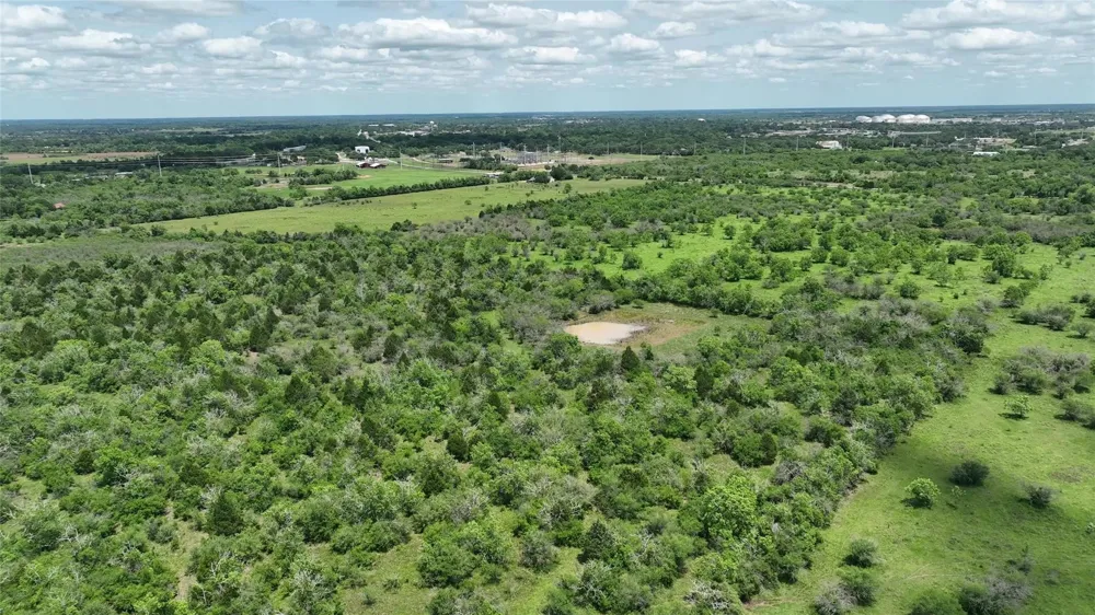 1721 Columbus Road Sealy, TX 77474