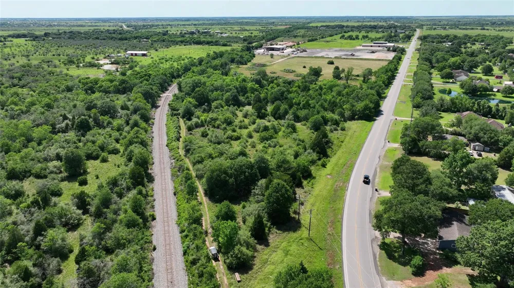 1721 Columbus Road Sealy, TX 77474