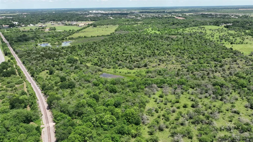 1721 Columbus Road Sealy, TX 77474