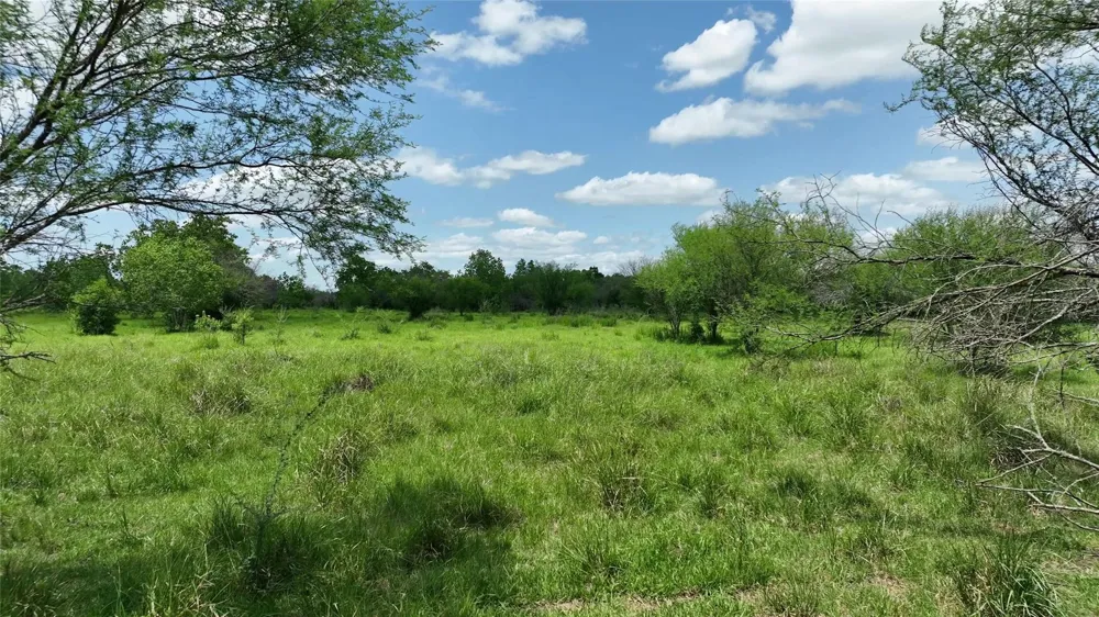 1721 Columbus Road Sealy, TX 77474