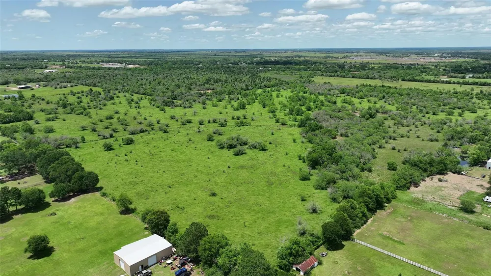 1721 Columbus Road Sealy, TX 77474