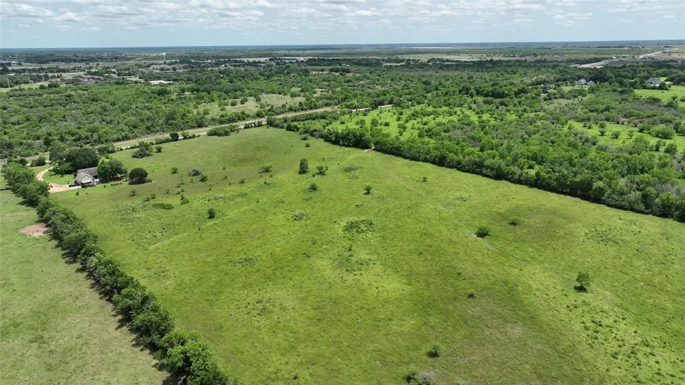 1721 Columbus Road Sealy, TX 77474