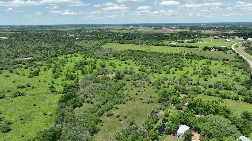 1721 Columbus Road Sealy, TX 77474