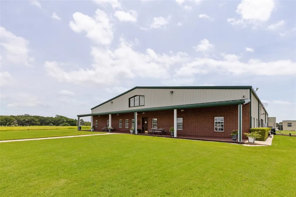 1001 S Highway 377 Pilot Point, TX 76258