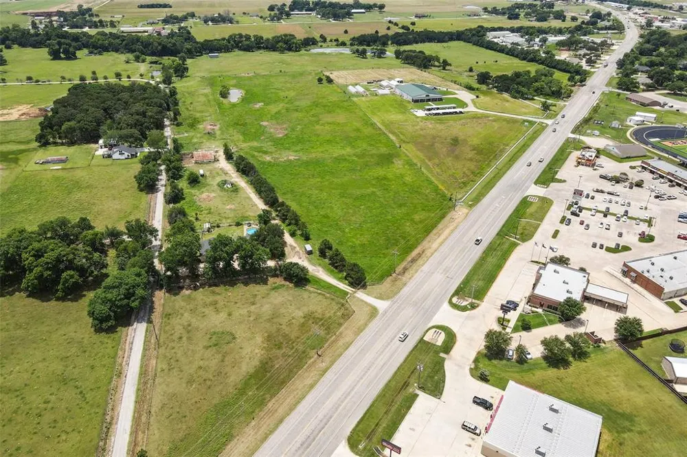 1001 S Highway 377 Pilot Point, TX 76258