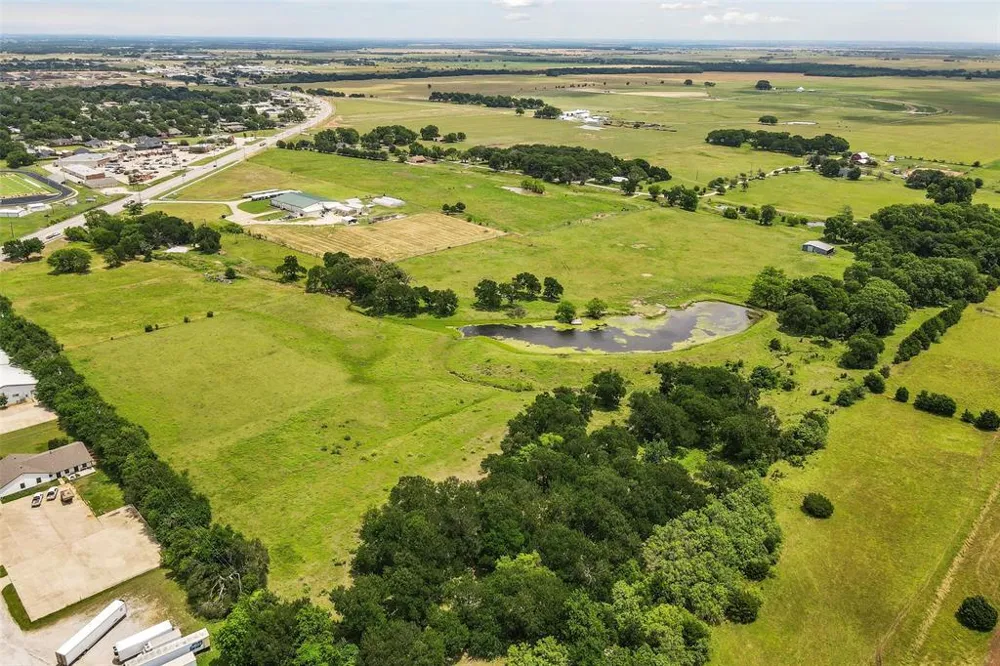 1001 S Highway 377 Pilot Point, TX 76258